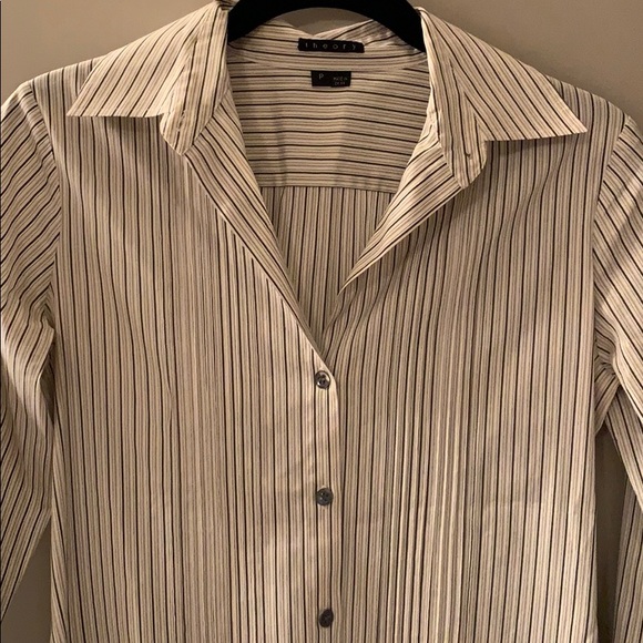 Theory button down tailored shirt, size P - Picture 2 of 4